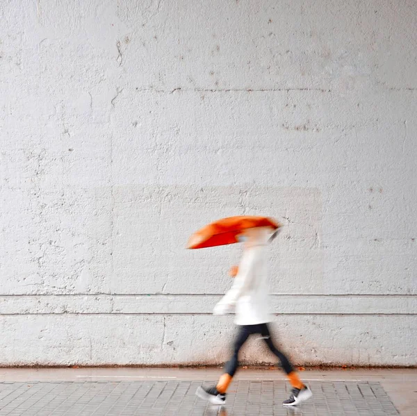 Personas Con Sombrilla Días Lluvia Primavera Bilbao Ciudad España — Foto de Stock