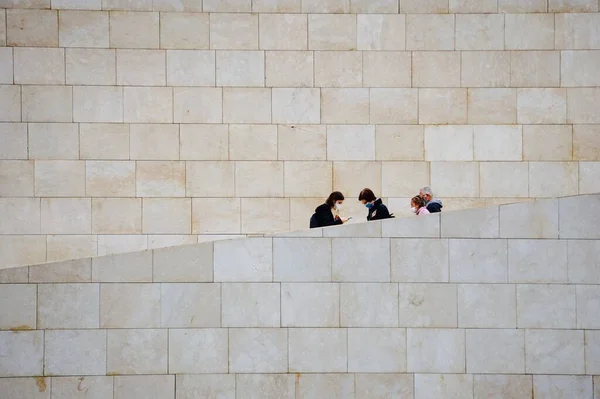 Les Personnes Qui Marchent Avec Smartphone Les Toxicomanes Mobiles — Photo