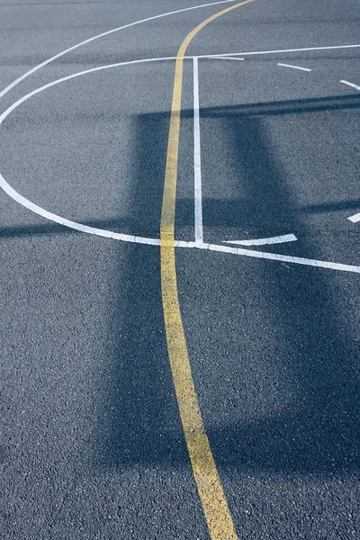 Schatten Auf Dem Street Basketballfeld — Stockfoto