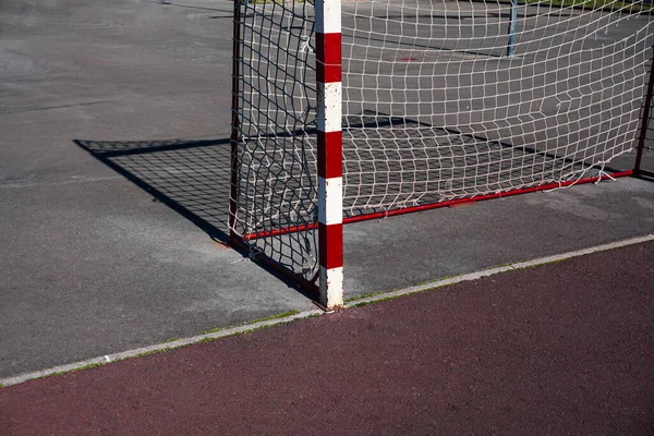 旧的街头足球目标体育用品 — 图库照片