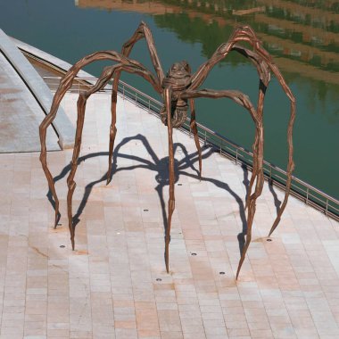 Guggenheim Bilbao Müzesi mimarisi, Bilbao seyahat merkezleri 