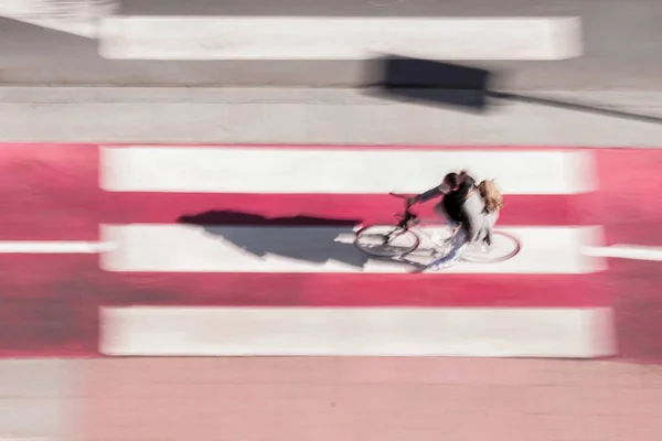 Defokussierter Radfahrer Auf Der Straße Bilbao Spanien — Stockfoto