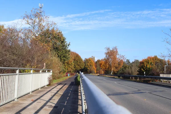 Schöne Aussicht Auf Landstraßen Mit Feldern Und Bäumen Herbst — Stockfoto