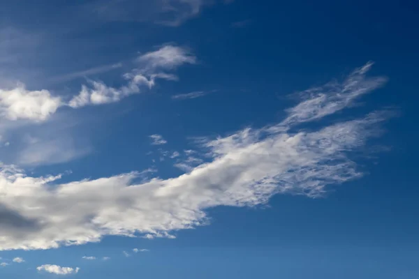 Impresionante Panorama Formación Nubes Mixtas Cielo Verano Azul Profundo — Foto de Stock