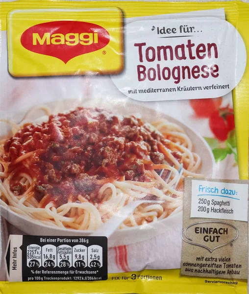 Nestle 'ın sahibi olduğu Spagetti Bolonez adlı Alman Maggi hazır eriştesi. Maggi, uluslararası bir çorba, stok, balık kübü, ketçap, sos, baharat ve hazır erişte markasıdır..
