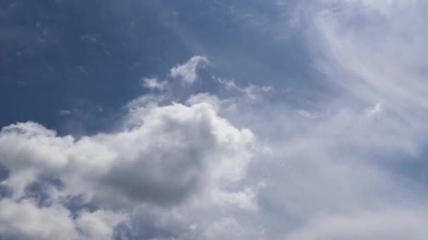 Imagens Lapso Tempo Belas Nuvens Cirrus Desaparecendo Céu Por Sol — Vídeo de Stock