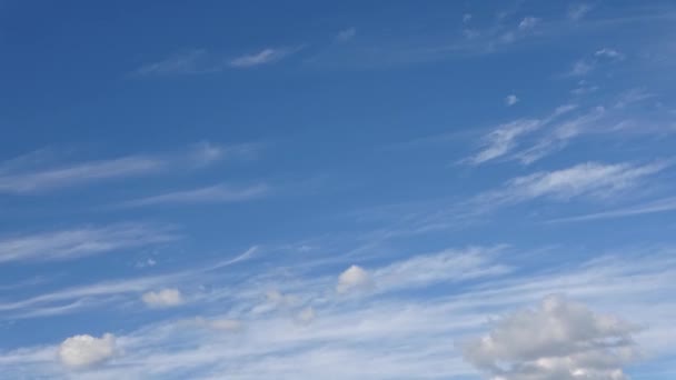 Imagens Lapso Tempo Belas Nuvens Cirrus Desaparecendo Céu Por Sol — Vídeo de Stock