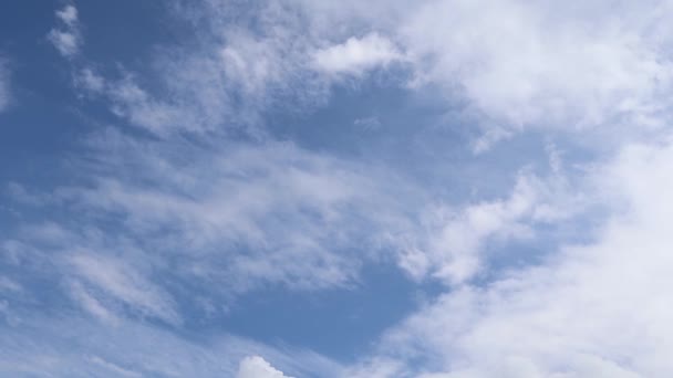 Imagens Lapso Tempo Belas Nuvens Cirrus Desaparecendo Céu Por Sol — Vídeo de Stock