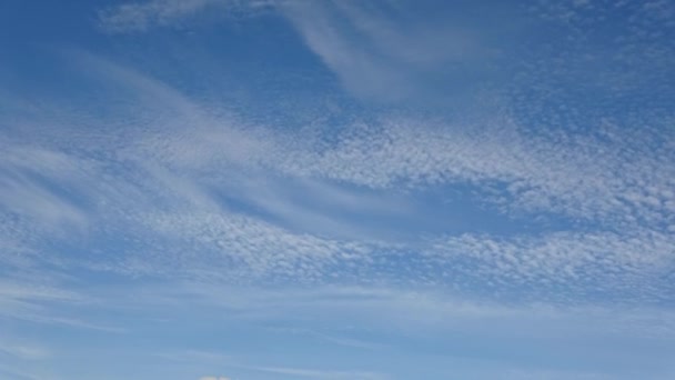 Imagens Lapso Tempo Belas Nuvens Cirrus Desaparecendo Céu Por Sol — Vídeo de Stock