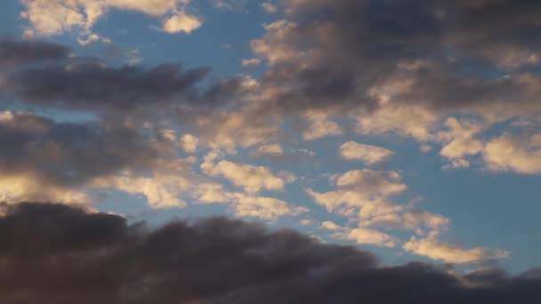 Zeitraffer Schöner Orangefarbener Sonnenuntergang Wolken Die Sich Himmel Bewegen — Stockvideo
