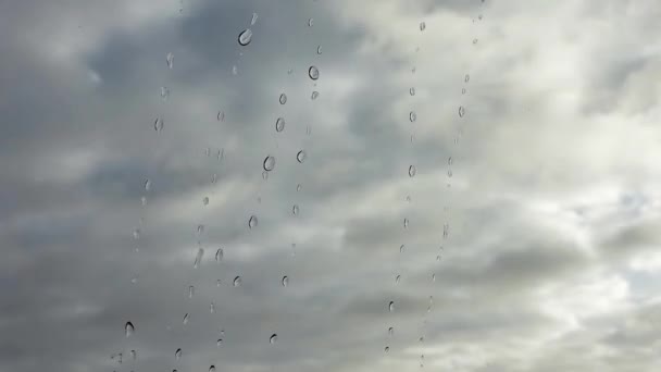 Caducidad Las Formaciones Nubes Oscuras Cielo Través Una Ventana Con — Vídeo de stock