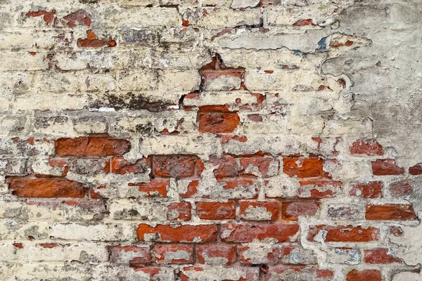 旧式风化砖墙 漆皮剥落 — 图库照片