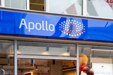 Kiel, Almanya - 05. Kasım 2025: Apollo gözlükçüsü markasını ve logosunu sergiledi