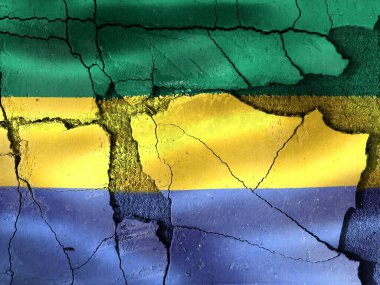 Gabon bayrak renkleri eski beton bir duvarda çatlak ve doku gösteriyor