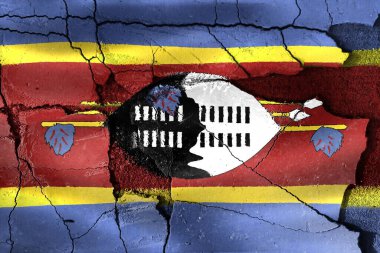 Kırık bir yüzeye çizilen Eswatini bayrağı ulusal krizi ve mücadeleyi simgeliyor.