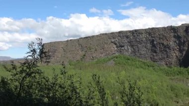 Kuzey İzlanda 'da at nalı şeklindeki Asbyrgi Kanyonu' nun çarpıcı panoramik manzarası