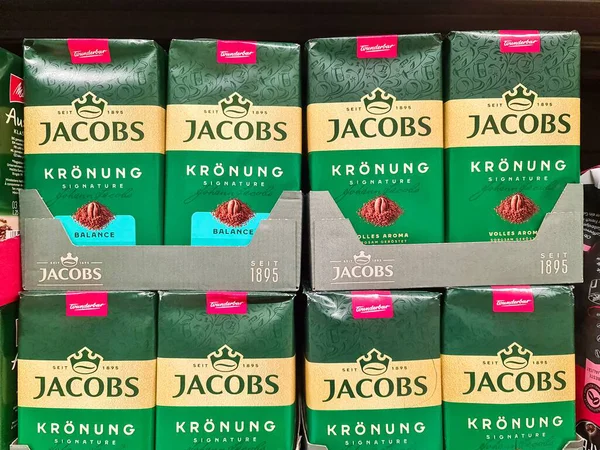 Kiel, Almanya - 28. Ocak 2026: Bir perakende ortamda satılığa çıkarılan Jacobs Krnung kahve ürünleri sıraları