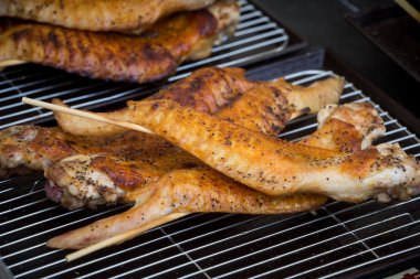 Tay tarzı Barbekü tavuk kanat ızgara