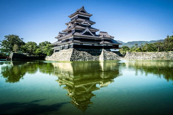 Matsumoto Kalesi fotoğrafı Takayama Japonya 'dan çekildi.