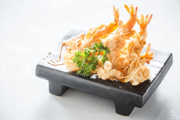 Bademli karides tempura