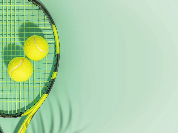 Tenis mi? Bahar sporu kompozisyonu. Sarı tenis topu ve raket. Tenis kortunun yeşil arka planında fotokopi alanı var. Spor ve sağlıklı yaşam tarzı. Açık hava sporları konsepti. Düz yatıyordu
