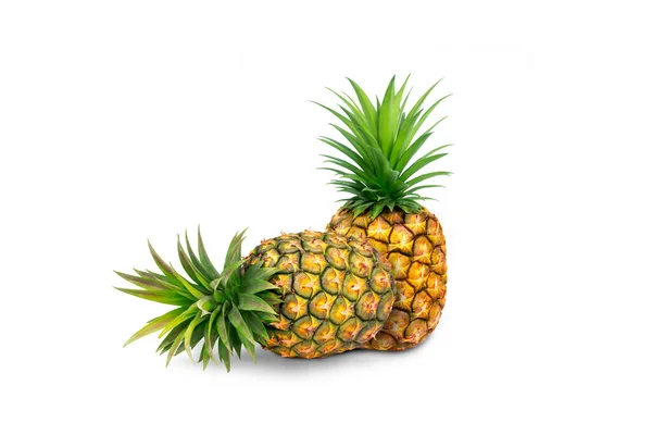 Enkelt Hele Ananas Isoleret Hvid Baggrund Ananas Med Blade Isolere - Stock-foto