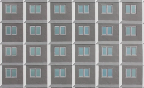 Minimalistická Fasáda Moderní Kancelářské Budovy Čtvercovými Okny Přední Pohled Fasádu — Stock fotografie