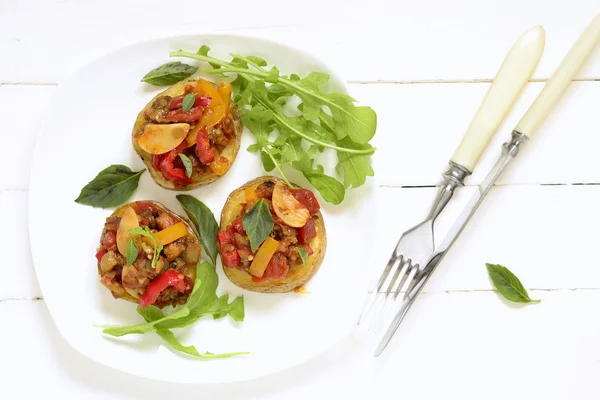 Tombet - stekt potatis med grönsakssås — Stockfoto