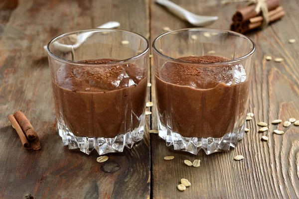 Kakao ve yulaf ezmesi ile güler yüzlü lezzetli