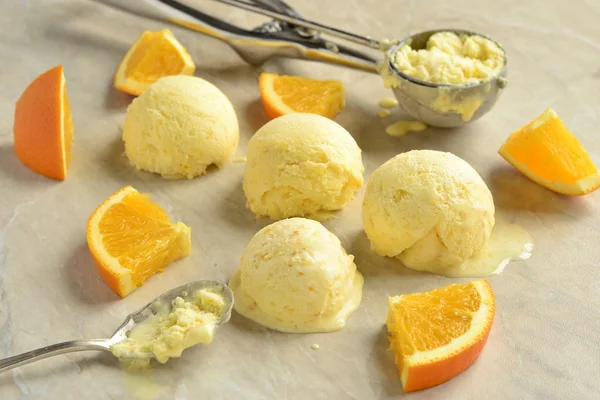 Homemade kremowy orange lody — Zdjęcie stockowe