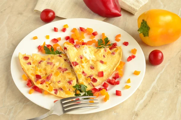 Omelette with sweet peppers — Stock Photo, Image
