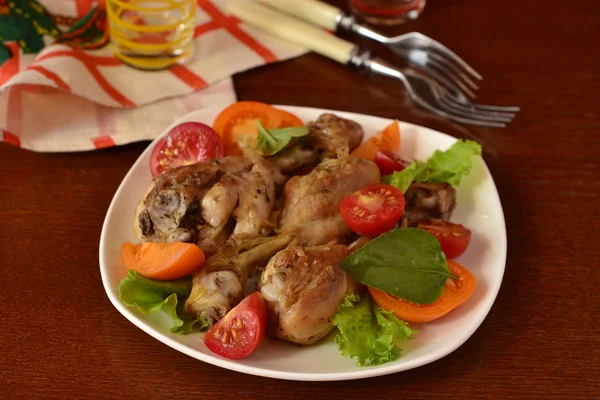 Roast chicken with salad — Stock Photo, Image