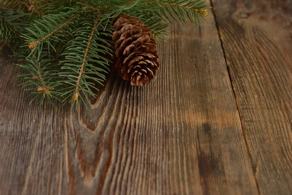 çam kozalakları ile Noel ağacı