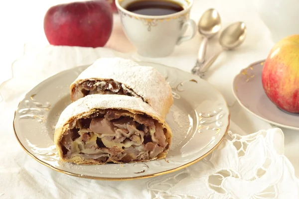 Elmalı Strudel