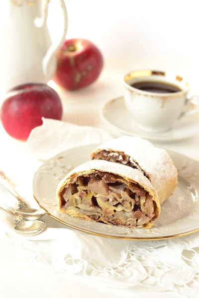 Strudel with apples and coffee — Stock Photo, Image