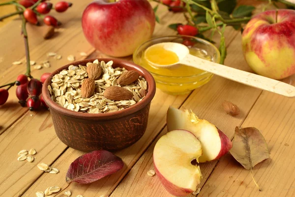 Diet breakfast - cereal, apples, honey — Stock Photo, Image