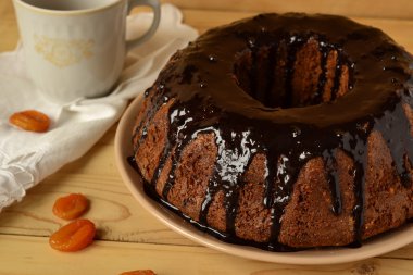 Muz meyveli kek çikolata sır içinde