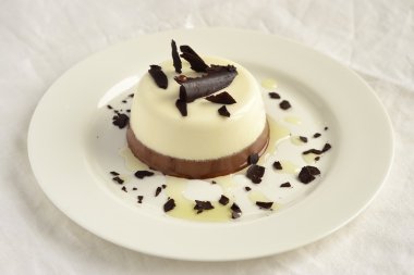 Çikolata kremalı Panna Cotta