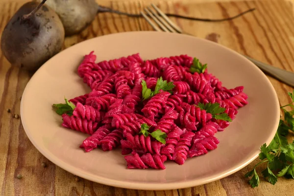 Pesto pancar ile makarna