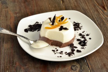 Çikolata kremalı Panna Cotta