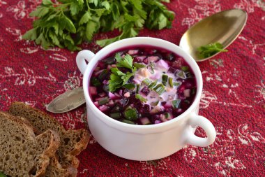 soğuk pancar çorbası sebzeli