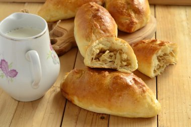 ev yapımı börek ile lahana dolması