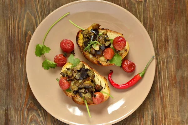 Pate eggplant with dried tomatoes and toast — Stock Photo, Image