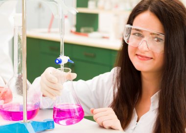 Mutlu esmer titrating başarıyla