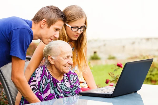 Momento di famiglia prezioso — Foto Stock