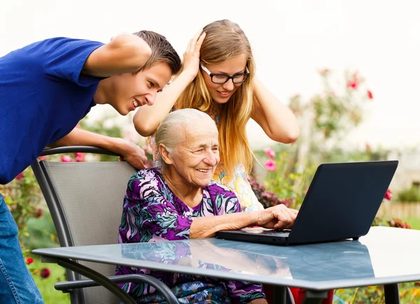 Hopeloos oma — Stockfoto