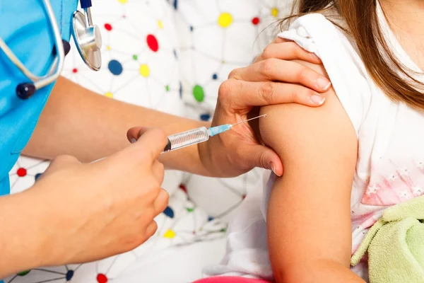 Вакцина для детей — стоковое фото
