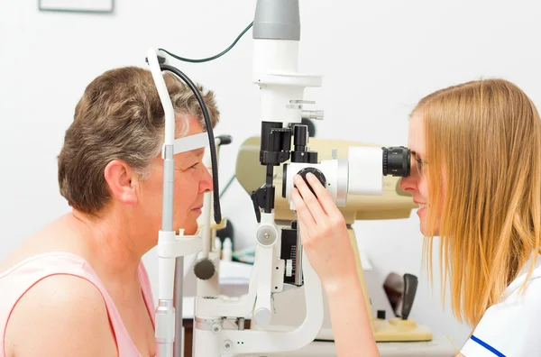 Sight Exam At The Optician 's — стоковое фото