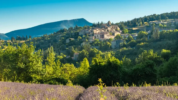 Provence Deki Banon Lavanta Tarlaları Olan Güzel Bir Köy — Stok fotoğraf