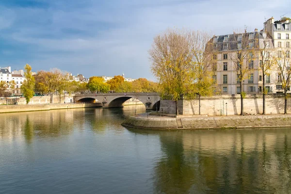 París Vista Del Sena Con Puente Louis Philippe Ile Cite —  Fotos de Stock